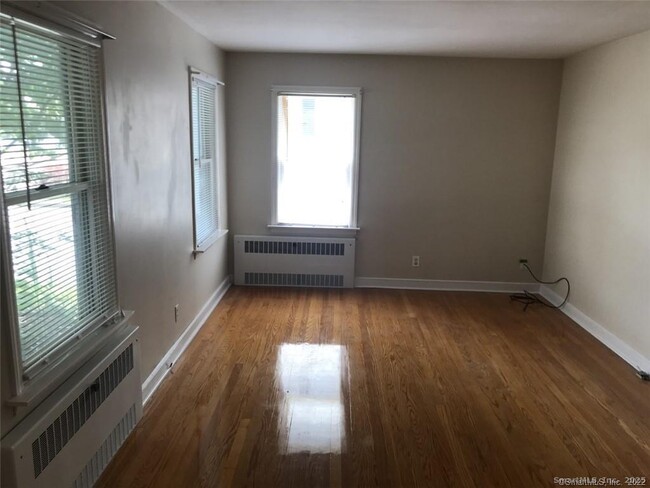 Foto del edificio - 722 Knapps Hwy