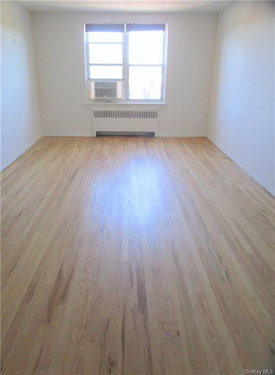 Foto del edificio - 595 McLean Ave