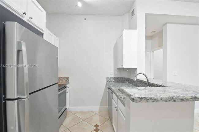 Foto del edificio - 6001 SW 70th St