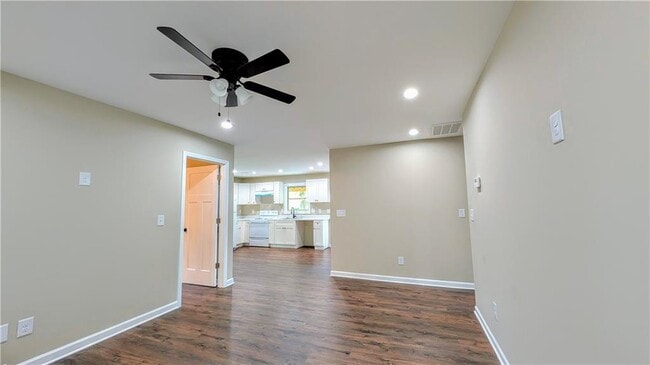 Building Photo - 763 Parkway Dr