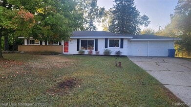 Building Photo - 6555 Manson Dr