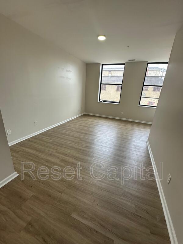 Building Photo - 355 Hamilton Ave