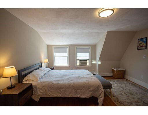 Foto del edificio - 102 Winsor Ave