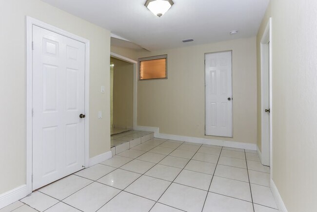 Building Photo - 7680 Granada Blvd