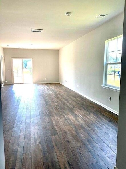 Building Photo - 351 Matuskovic Dr