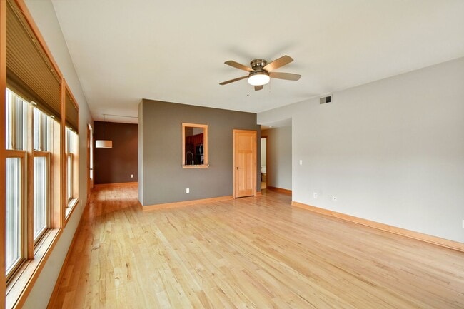 Foto del edificio - Newhall 29 LLC