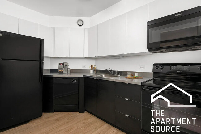 Building Photo - 1111 N Dearborn St