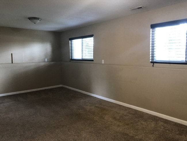 Building Photo - 4BR 2BA Home Corner Lot!