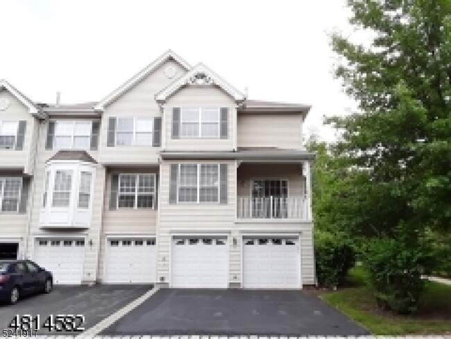 Building Photo - 33 Clearbrook Ln