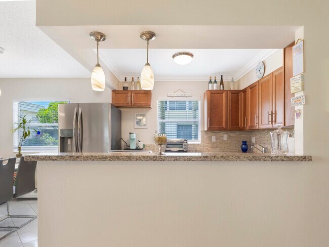 Building Photo - 732 Monaco P