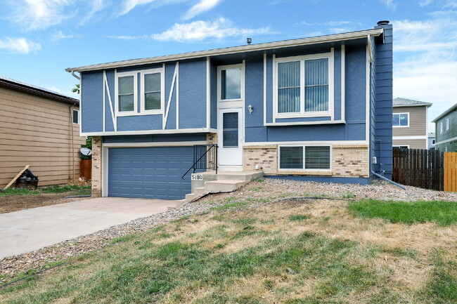 Foto del edificio - Beautifully Renovated Home with Bonus Base...