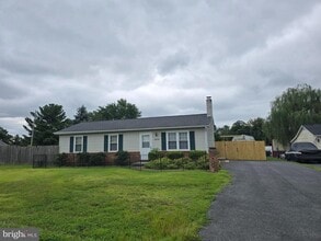 Building Photo - 1570 Senseny Rd
