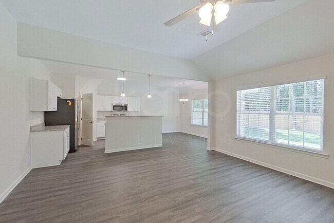 Foto del edificio - 111 Live Oak Dr