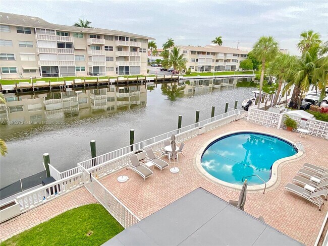 Foto del edificio - 419 Golden Isles Dr