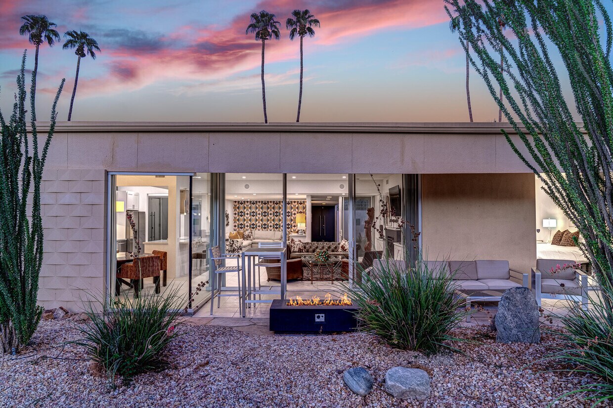 Foto principal - 276 Desert Lakes Dr