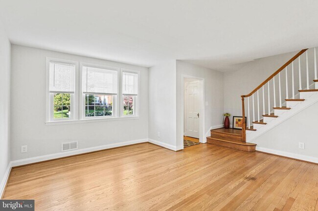 Building Photo - 403 Stratford Rd