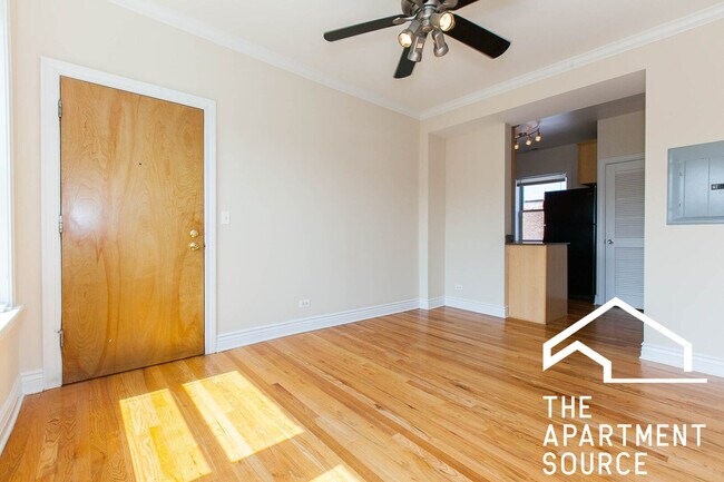 Foto del edificio - 1214 W Waveland Ave