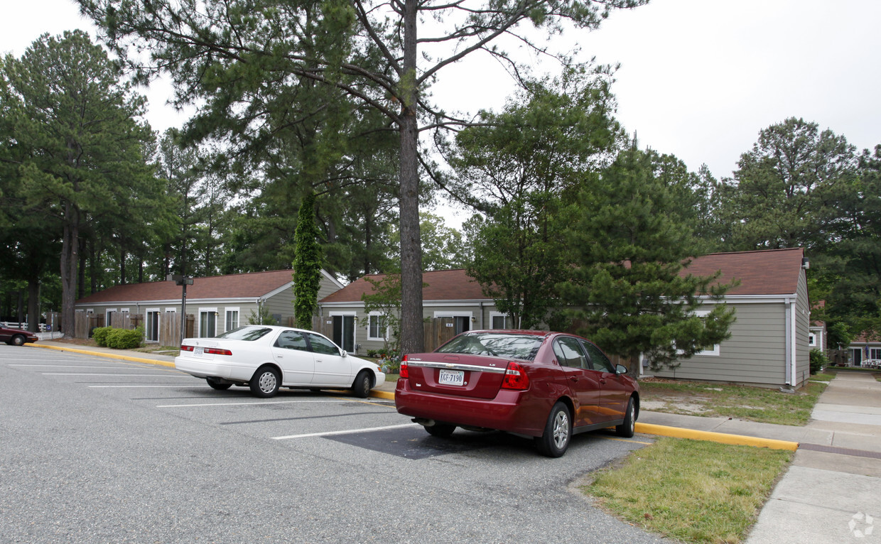 Building Photo - Great Oak Apartments