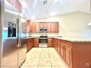 Building Photo - 4035 SW 8th Pl