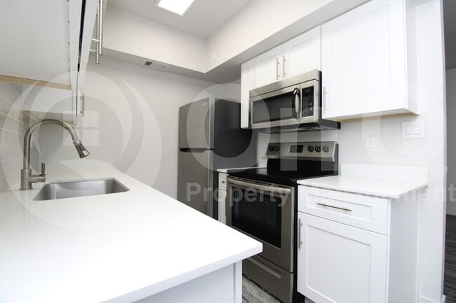 Building Photo - 1422 N 5th St
