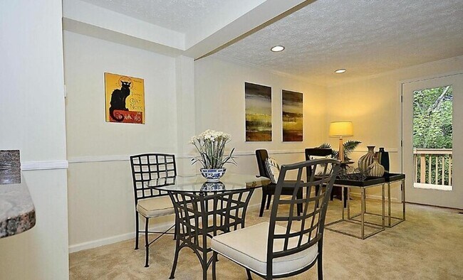 Foto del edificio - 1921 Belmont Ridge Ct