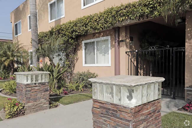 Foto del edificio - Villa Del Sol Apartments