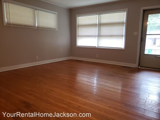 Foto del edificio - 3 br, 2 bath House - 38 Charjean Dr