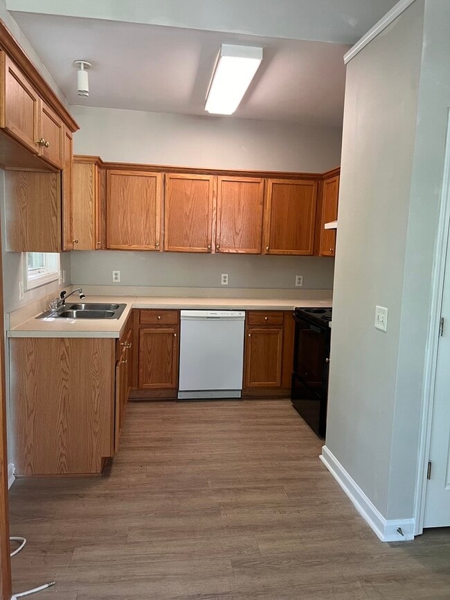 Building Photo - 2 BR with Basement Available NOW!