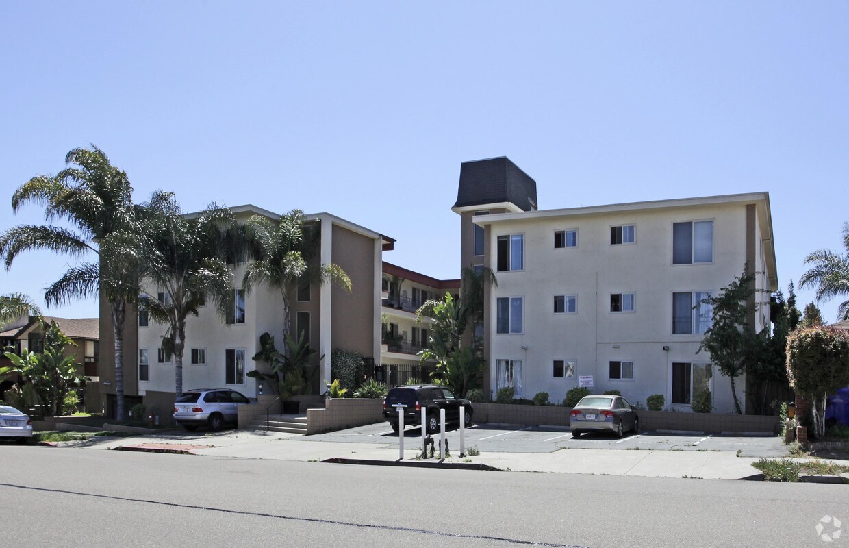 Primary Photo - Louisiana Apartments