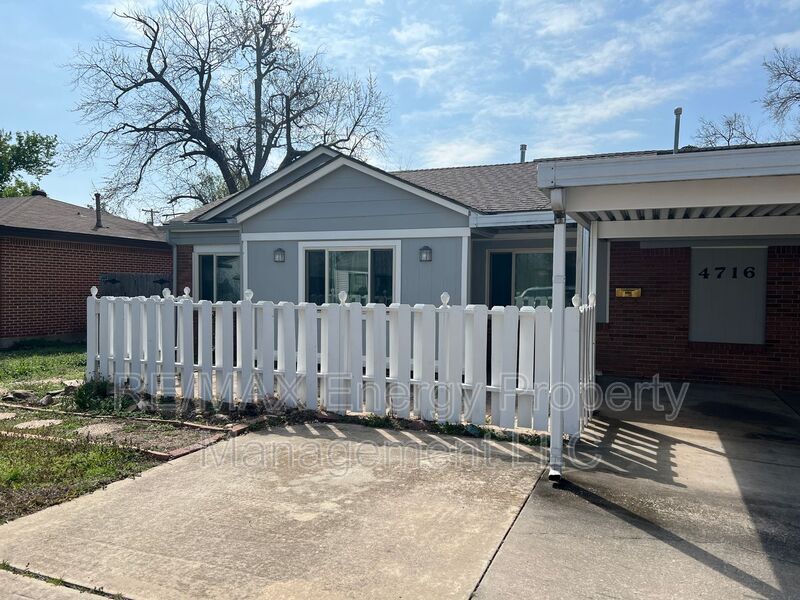 Foto principal - 4716 SE 27th St
