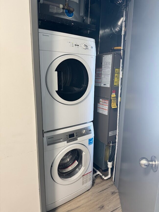 Photo du bâtiment - 258A-258A Sunview St