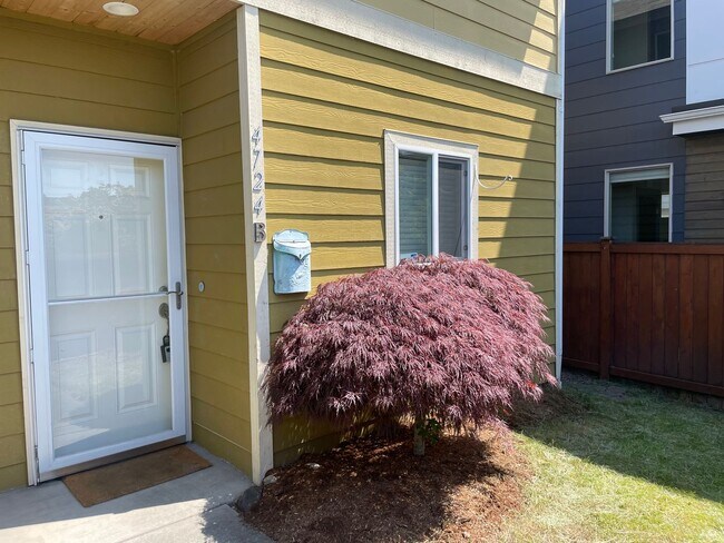 Foto del edificio - Welcome Home 2 bd 1.5 ba - West Seattle Townhome