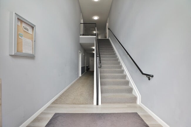 Building Photo - 763 Hidden Springs Dr