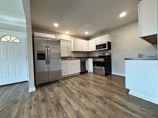 Foto del edificio - 1614 Cypress Dr