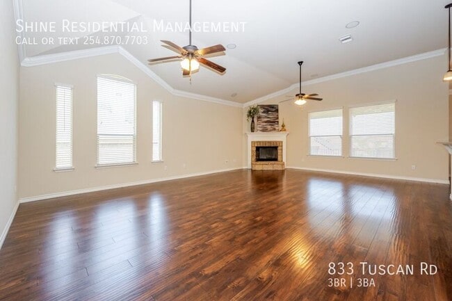 Foto del edificio - 833 TUSCAN Rd