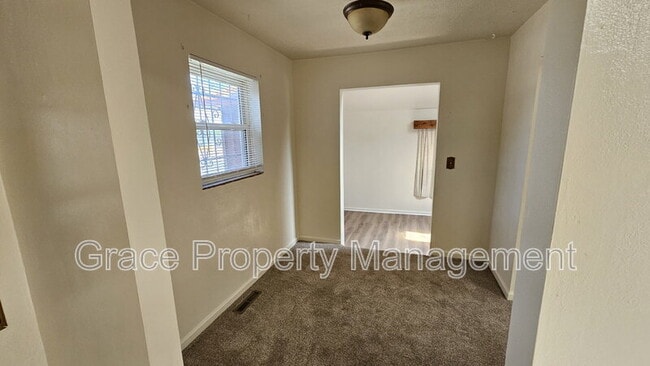 Building Photo - 610 S Eliot St