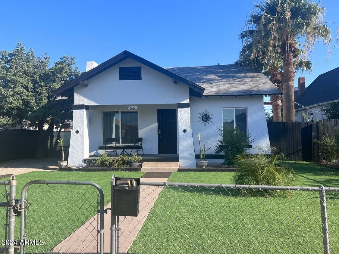 Foto principal - 2137 W Madison St