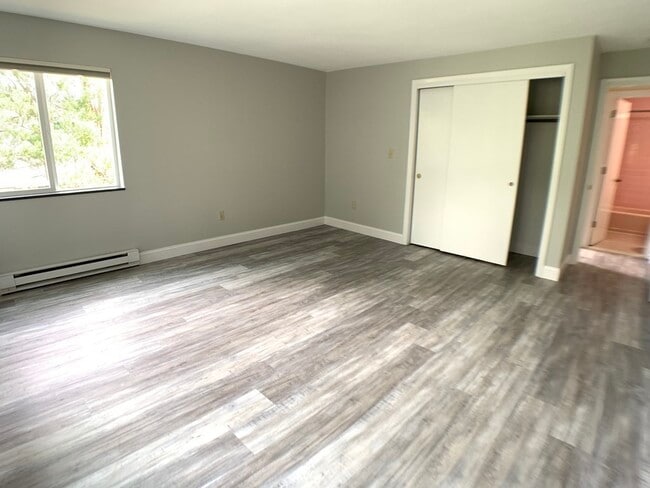 Building Photo - 45 Oval Rd