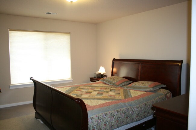Master Bedroom - 2471 Northwest Byrne Terrace