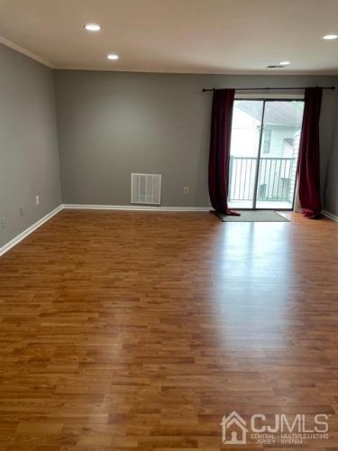 Building Photo - 807 Woodbridge Commons Way
