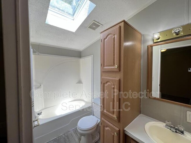 Foto del edificio - 2704 Springland Ave