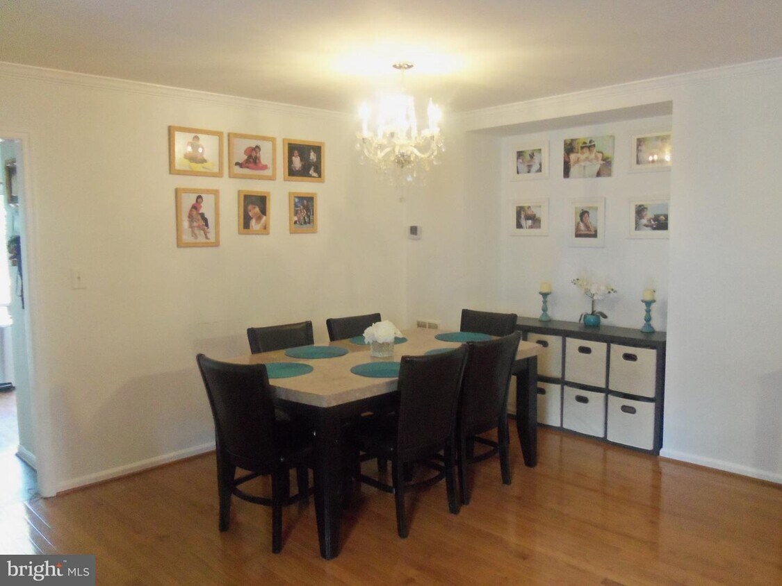 Foto principal - 5408 Crystalford Ln