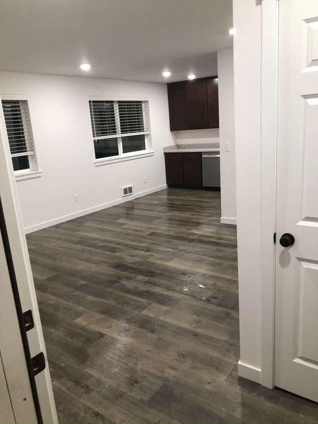 Foto del edificio - 7411 S Park Ave