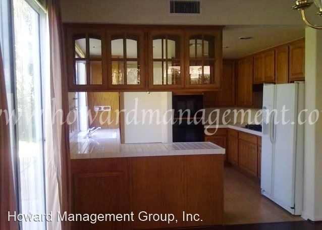 Building Photo - 6647 Kentwood Bluffs Dr