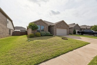 Building Photo - 14808 Gravity Falls Ln