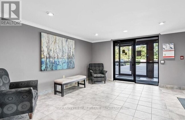 Photo du bâtiment - 600-600 Grenfell Dr