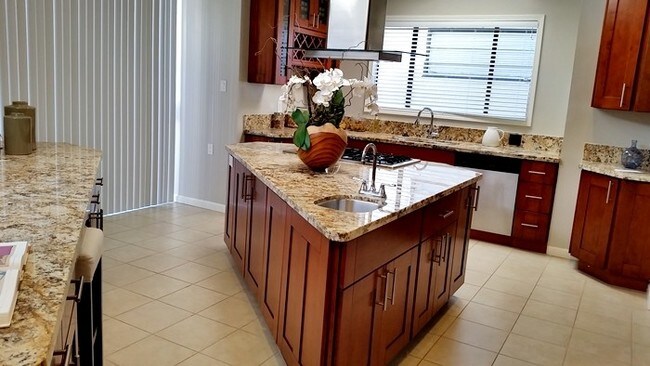 Foto del edificio - 8418 Loyola Blvd