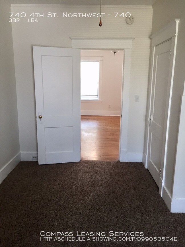 Foto del edificio - 740 4th St NW