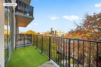 Building Photo - 264 Webster Ave