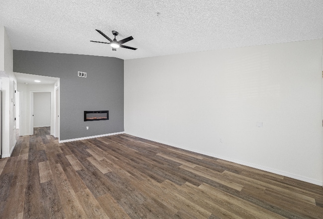 Building Photo - 10490 Chalmer St